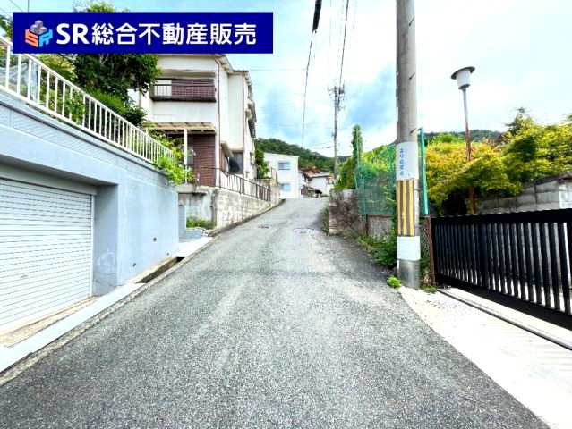 上六万寺町中古戸建の前面道路含む現地写真|前面道路含む現地写真です前面道路含む現地写真です