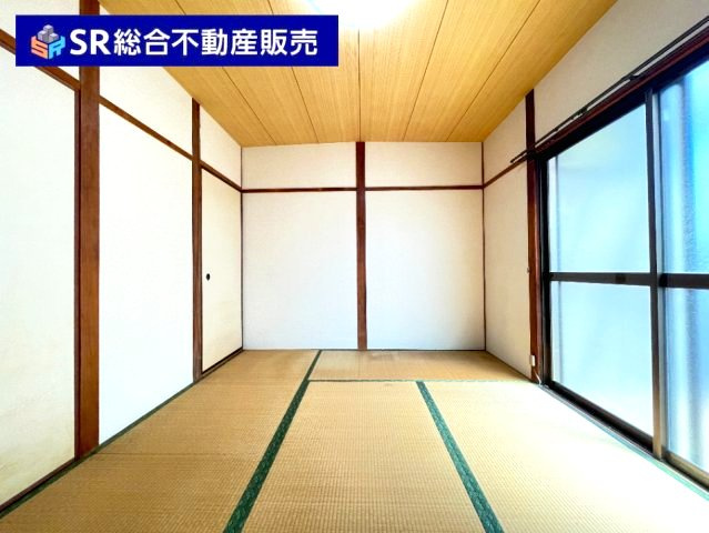 新池島町3丁目中古戸建の寝室|2F・和室6帖。寝る時は布団派の方にはピッタリのお部屋です！
