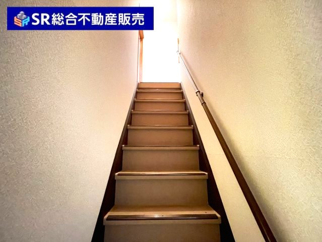 新池島町3丁目中古戸建の内装|弊社は中古戸建のご紹介、その後のリフォームのご提案、
賃貸物件のご紹介、すべてご対応可能です。
お客様にあったプランをご提案致します。
まずはお問合せ下さいませ。