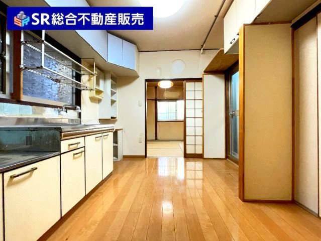 新池島町3丁目中古戸建のキッチン|当日予約も大歓迎です！土日祝、雨の日やお子様連れのお客様の送迎も可能ですのでお気になさらずお問合せ下さい。お仕事終わりのお時間にも柔軟に対応致しますのでお気軽にお申し付け下さいませ。