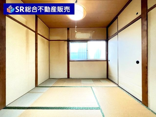 新池島町3丁目中古戸建の和室|1F・和室4.5帖。居間として使用できる和室です♪