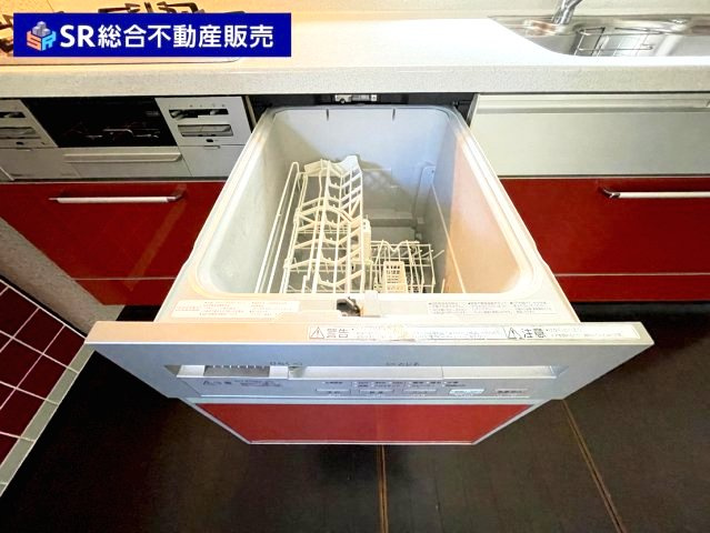 池島町2丁目中古戸建の設備|食洗機付なので、洗い物の手間が省けます♪
