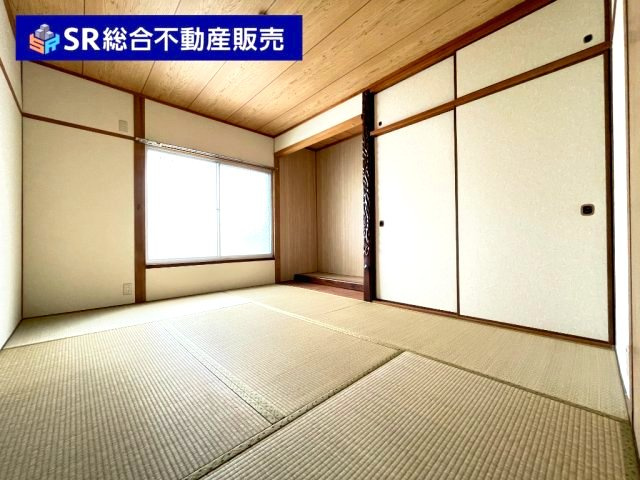 中石切町5丁目中古戸建の和室|2階6.0帖和室：大容量の押入がございます♪

