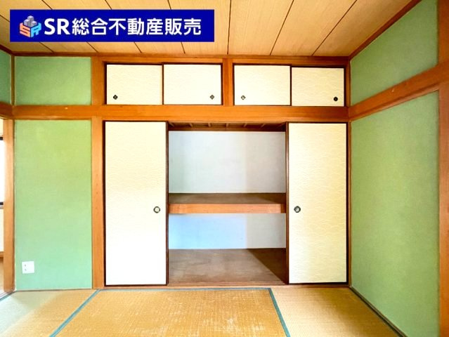 六万寺町1丁目中古戸建の収納|大容量の押入れです！
