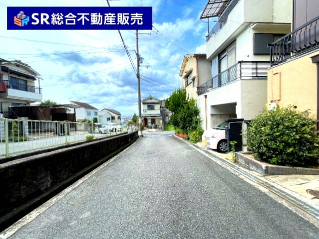 六万寺町1丁目中古戸建の前面道路含む現地写真|前面道路含む現地写真です