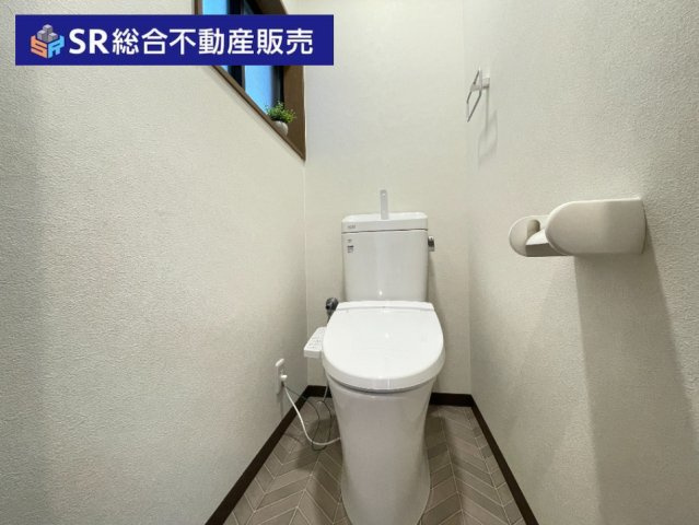 横小路町5丁目中古戸建のトイレ|トイレが2ヵ所あるので朝の忙しい時間帯でも安心です♪