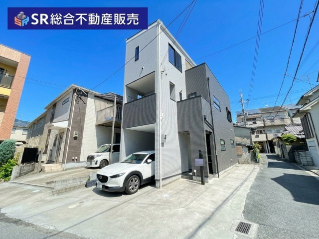 布市町3丁目中古戸建の外観|築浅3LDKの北西角地♪外環状線すぐの立地なのでお車をお持ちの方に特にオススメです♪