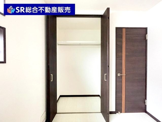 布市町3丁目中古戸建の収納|全居室収納付きです！（AIで残置物削除済）