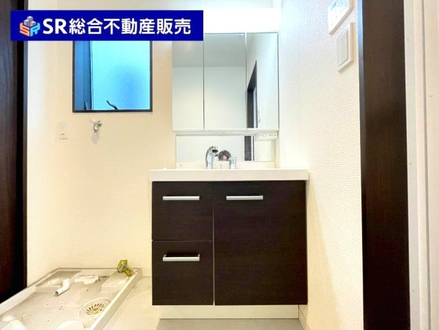 布市町3丁目中古戸建の独立洗面台|洗面化粧台で朝の身支度に便利です！