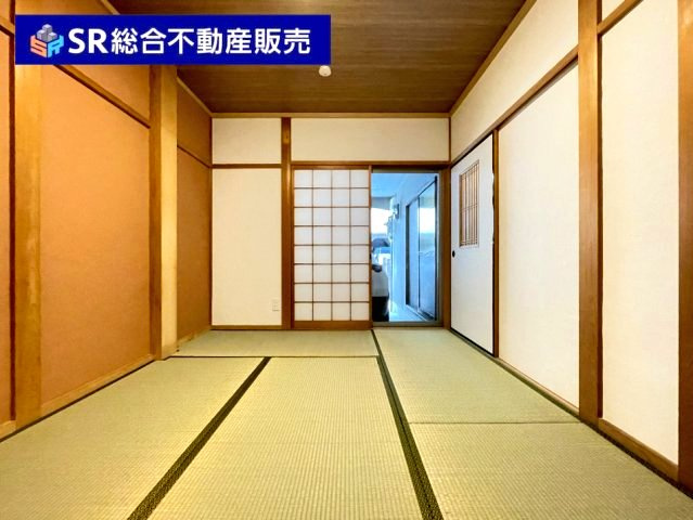 末広町中古戸建の和室|1階5.5帖和室：お布団を敷いてゆっくり休める和室です。

