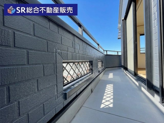 豊浦町中古戸建のバルコニー|陽当たり良好のバルコニーで洗濯物が乾きやすいです！