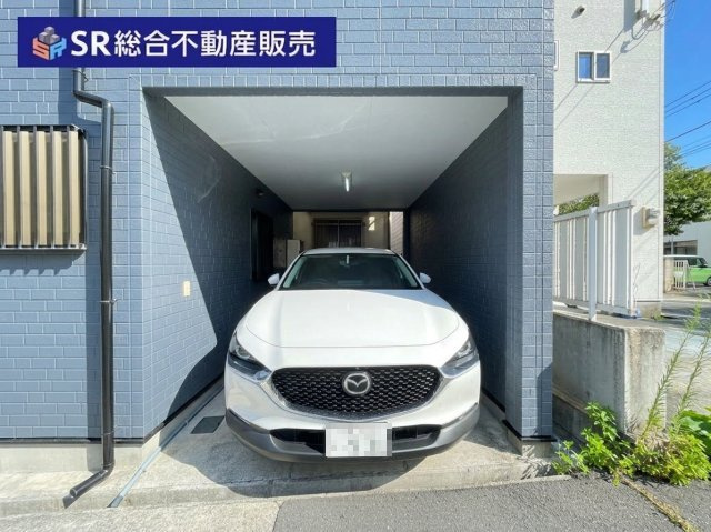 豊浦町中古戸建の駐車場|お車をお持ちの方には必要な駐車場はビルトインガレージ（車種による）です！