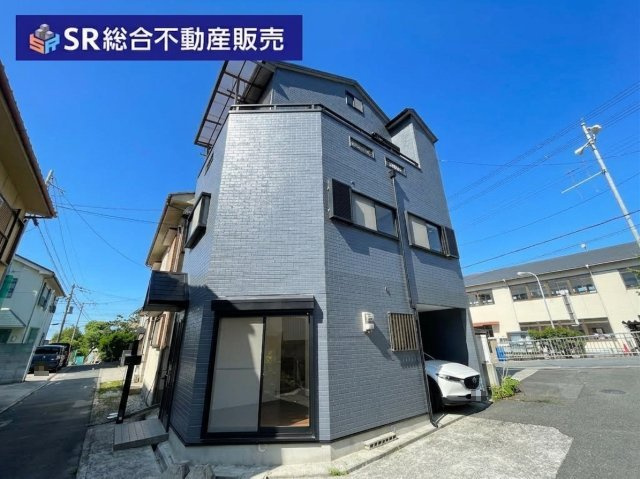豊浦町中古戸建の外観|地震時にも安心の鉄骨造♪南東角地で陽当たり・通風良好です♪