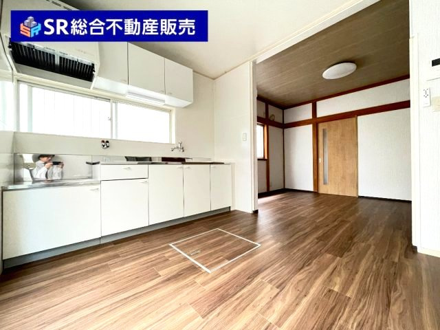 北石切町中古戸建のキッチン|広々としたダイニングキッチンスペースです！