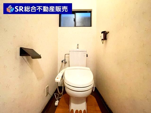 本町中古戸建のトイレ|トイレが2箇所にあるので、帰宅時や朝の支度の際も便利です★
