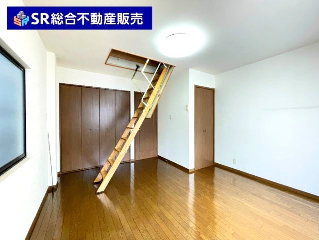 本町中古戸建の子供部屋|弊社は、工務店と関係強化を徹底し、世界情勢やナフサショックの影響を受けずに材料確保を行い、納期も遅れることがございませんので、心配ご無用です！お気軽にご相談下さい。