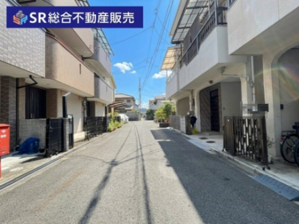 本町中古戸建の前面道路含む現地写真|前面道路含む現地写真です