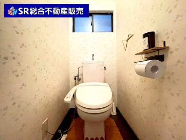 本町中古戸建のトイレ|温水洗浄便座もございます♪