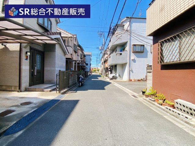 花園東町2丁目中古戸建の前面道路含む現地写真|リフォームや住宅ローン・東大阪市の不動産の事なら弊社にお任せ下さいませ！
各地域の特徴・グルメ・裏道やその他、細かい情報等も熟知した
東大阪市出身のスタッフが新生活を送るお客様をサポート致します！