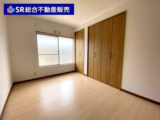 花園東町3丁目中古戸建の寝室|洋室クローゼットのリフォーム歴がございます！