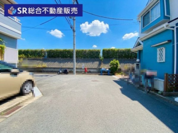花園東町3丁目中古戸建の前面道路含む現地写真|前面道路含む現地写真です