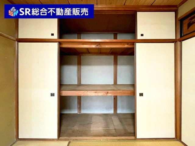 若江東町1丁目中古戸建の収納|お子様がお庭で遊んでる姿を見守れます♪