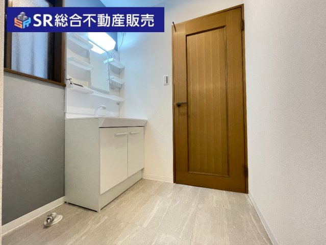 吉田5丁目中古戸建の脱衣所|室内洗濯機置場もあり清潔感のある脱衣場です！