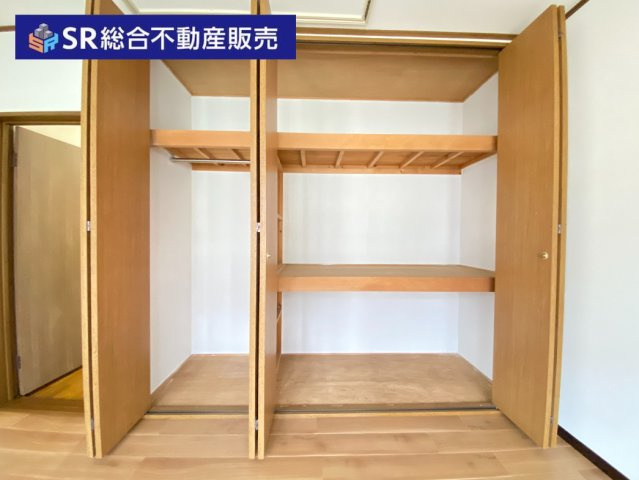 川田1丁目中古戸建の収納|2F6帖洋室収納。お洋服をたくさん収納できます！
