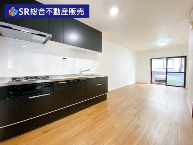 川田1丁目中古戸建の居間・リビング|ご家族と毎日顔を合わせられる造りです♪