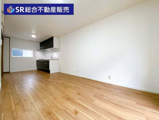 川田1丁目中古戸建の居間・リビング|ゆったりとしたリビングです