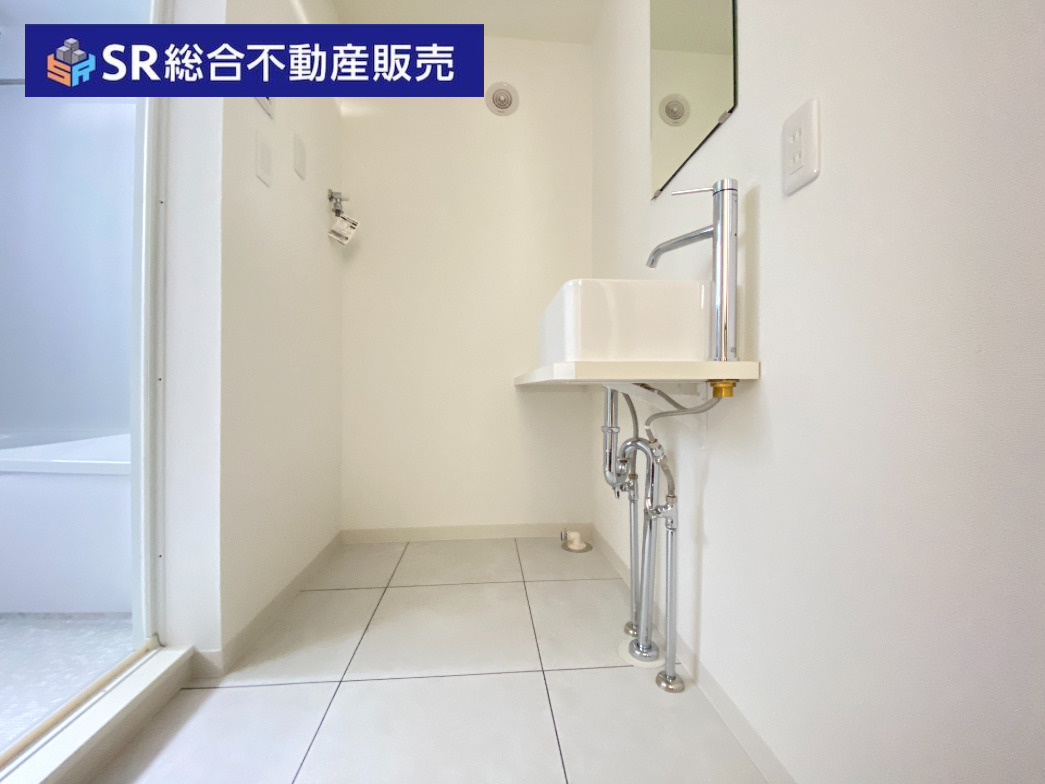 川田1丁目中古戸建の脱衣所|室内洗濯機置場もあり清潔感のある脱衣場です♪
