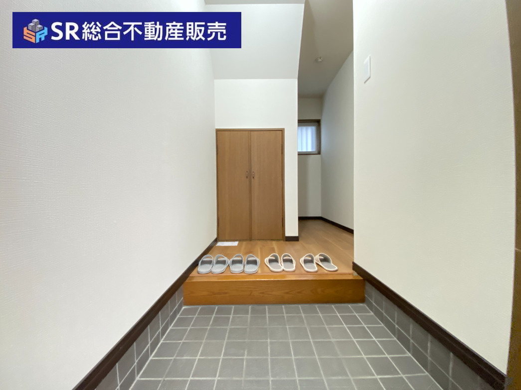川田1丁目中古戸建の玄関|玄関にシューズボックスを置いても広く使えます！