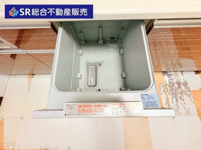 高井田中1丁目中古戸建の設備|食洗機付なので、洗い物の手間が省けます♪

