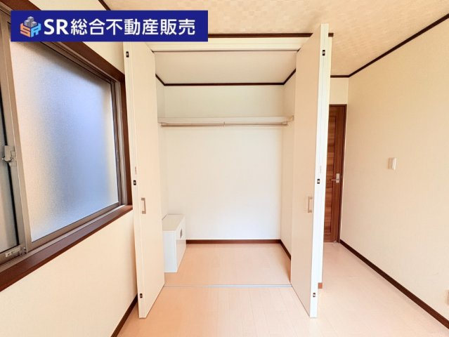 高井田中1丁目中古戸建の収納|落ち着いて過ごせるお部屋なので、寝室にいかがでしょうか♪
