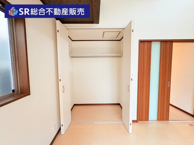 高井田中1丁目中古戸建の収納|モニター付きインターホンがあり女性やお子様にも安心です！
