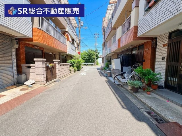 俊徳町5丁目中古戸建の前面道路含む現地写真|当日予約も大歓迎です！東大阪市で不動産をお探しの方は弊社までご相談下さいませ！
