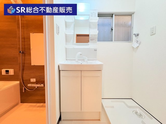 東鴻池町4丁目中古戸建の独立洗面台|室内洗濯機置場が設置されました！