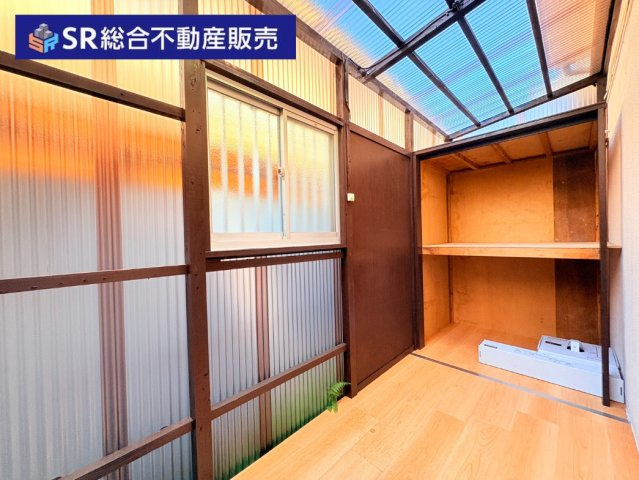 東鴻池町4丁目中古戸建のその他|物置としても、雨の日の洗濯物を干す場所としても使えます♪