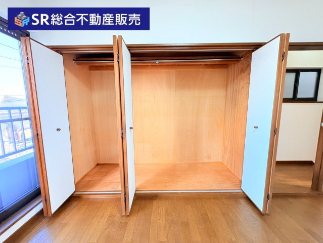 東鴻池町5丁目中古戸建の収納|3階6.0帖には大容量のクローゼットがございます！
