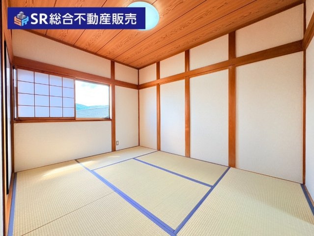 東鴻池町5丁目中古戸建の寝室|3階6.0帖和室：寝る時は布団派の方にはピッタリのお部屋です！