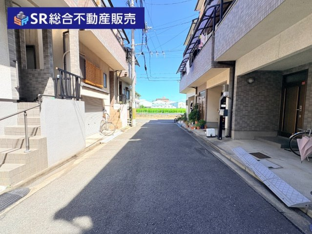 東鴻池町5丁目中古戸建の前面道路含む現地写真|前面道路含む現地写真です