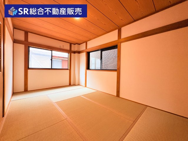 南上小阪中古戸建の和室|【2階7.5帖】い草の香りが落ち着く和室は趣味部屋としても◎
