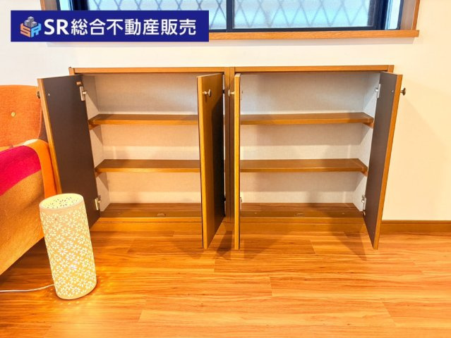 南上小阪中古戸建の収納|リビング収納があると細かい物を収納できます！