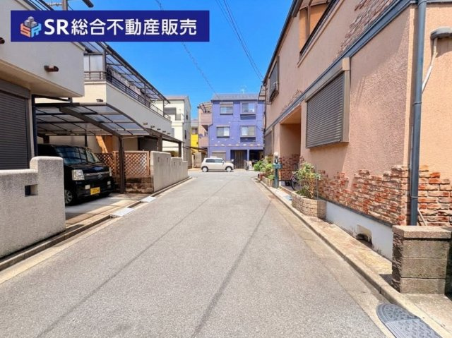 楠根3丁目中古戸建の前面道路含む現地写真|専門知識を持ったスタッフがお客様に合った住宅ローンのご提案を致します。
東大阪市で不動産をお探しの方は弊社までご相談下さいませ！
