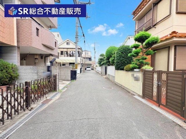 友井2丁目中古戸建の前面道路含む現地写真|東大阪市で不動産をお探しの方は弊社までご相談下さいませ！専門知識を持ったスタッフがお客様に合った住宅ローンのご提案を致します。

