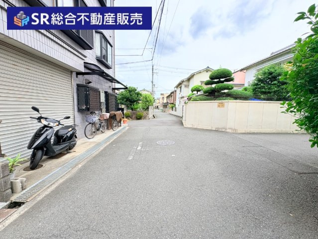 近江堂3丁目中古戸建の前面道路含む現地写真|前面道路含む現地写真です
