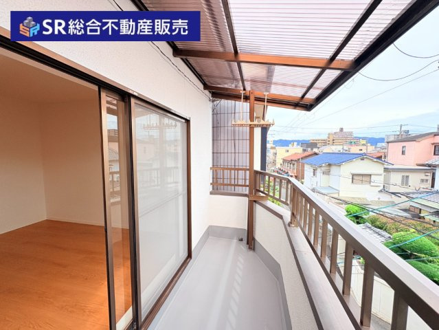 近江堂3丁目中古戸建のバルコニー|2面バルコニー有☆陽当たり良好で洗濯物が乾きやすいです！
