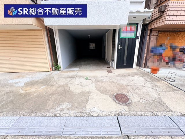 御厨2丁目中古戸建の駐車場|自転車やバイクを置けるスペースもございます♪