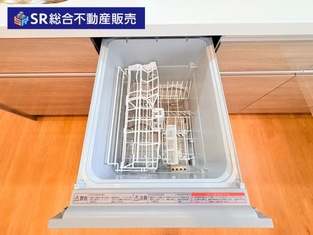 寿町1丁目中古戸建の設備|食洗機付なので、洗い物の手間が省けます♪
