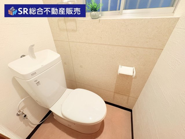御厨東2丁目中古戸建のトイレ|トイレが2箇所にあるので、帰宅時や朝の支度の際も便利です★
